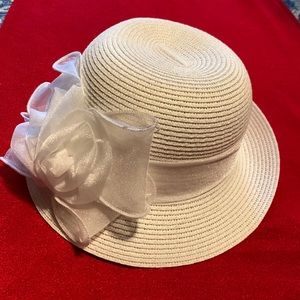New white hat UPF 50+  NWT